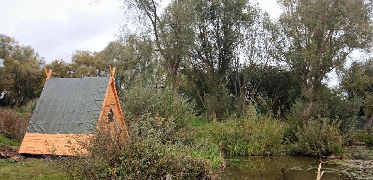 'BAYWATCH' Twin bed lakeside wooden tipi Hotel Sudbury  Buitenkant foto
