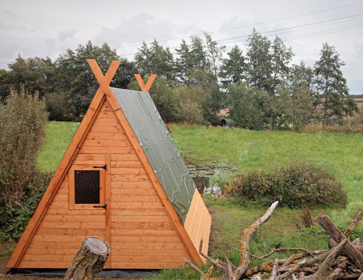 'BAYWATCH' Twin bed lakeside wooden tipi Hotel Sudbury  Buitenkant foto